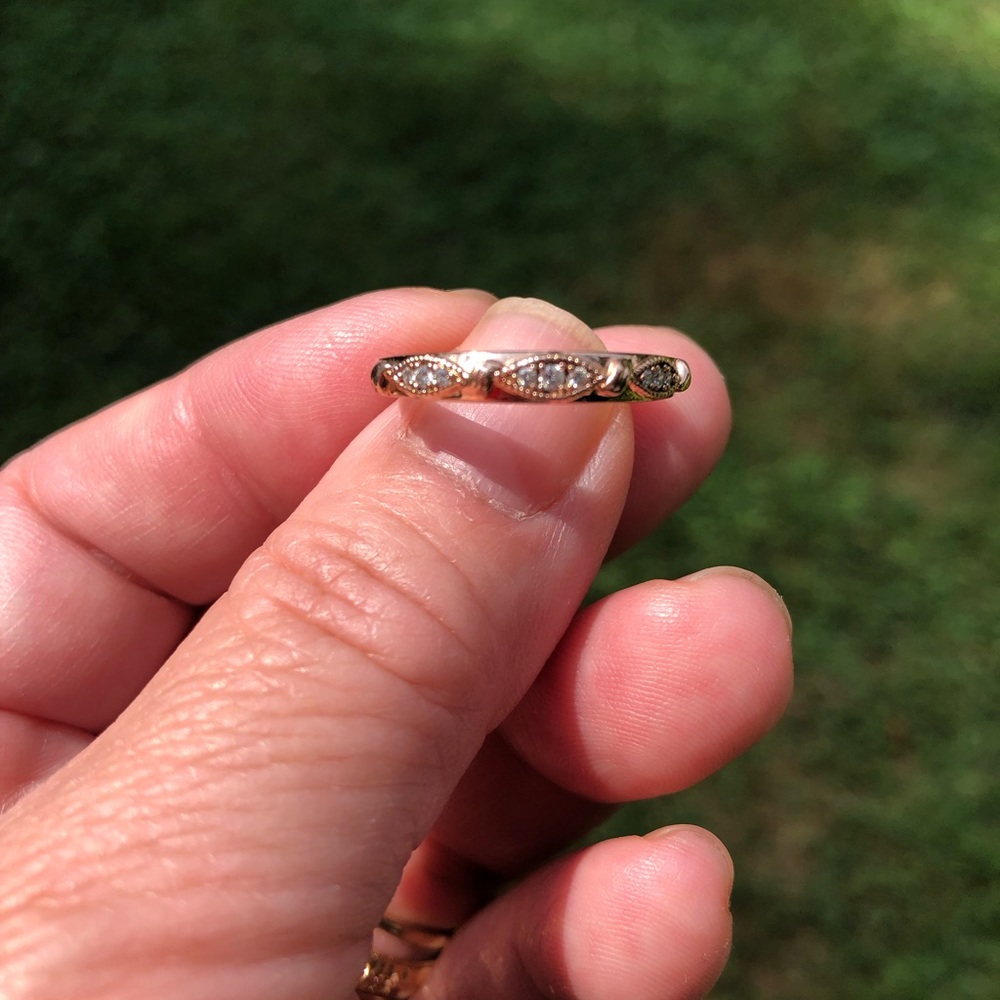 Flash sale 🌺Beautiful 10k Rose gold diamond band🌺 PRICE FIRM - Picture 7 of 8
